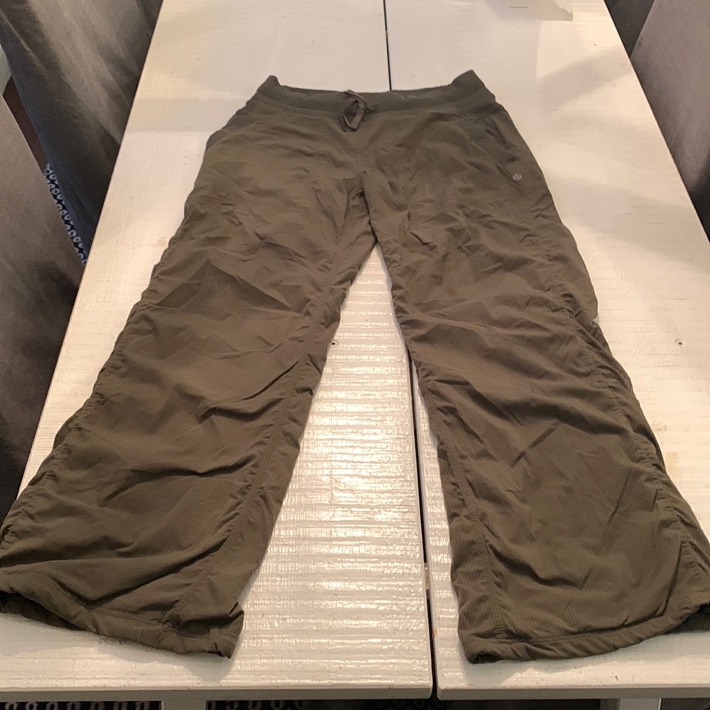 Lululemon size 6 studio pant